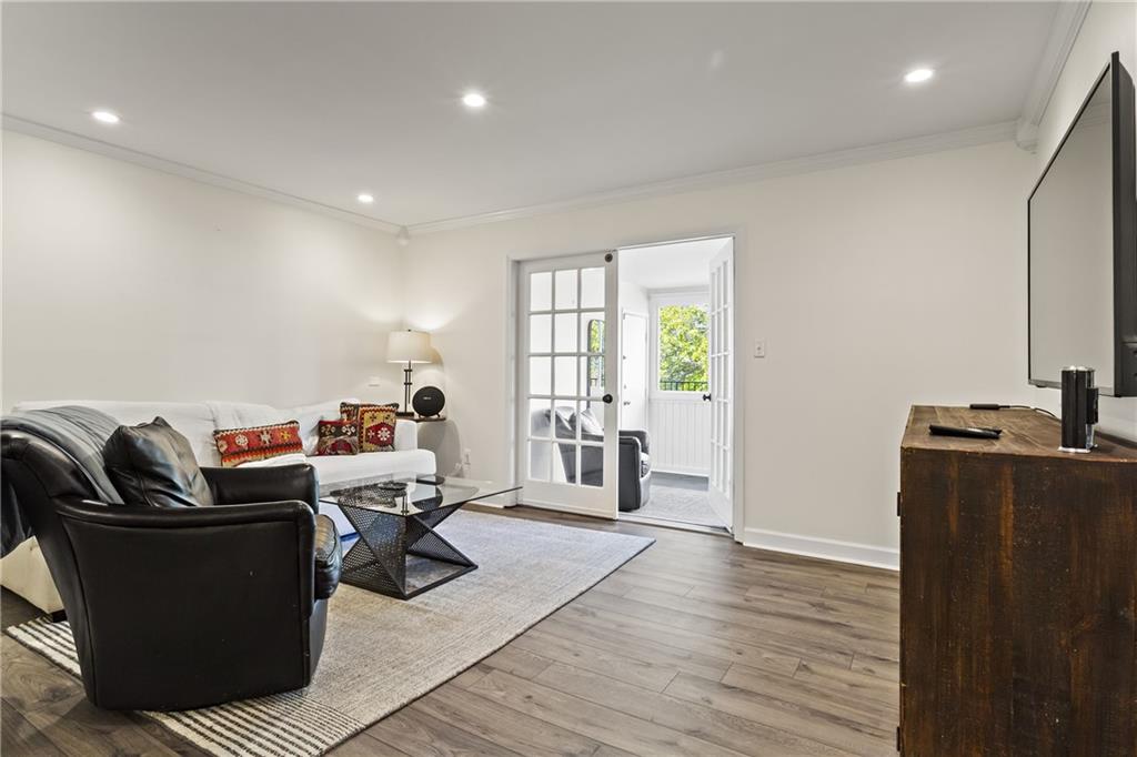 53 La Rue Place NW