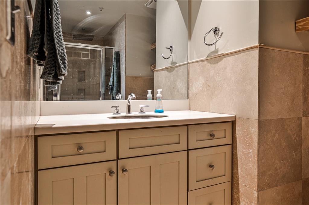3180 Mathieson Drive NE Unit 806