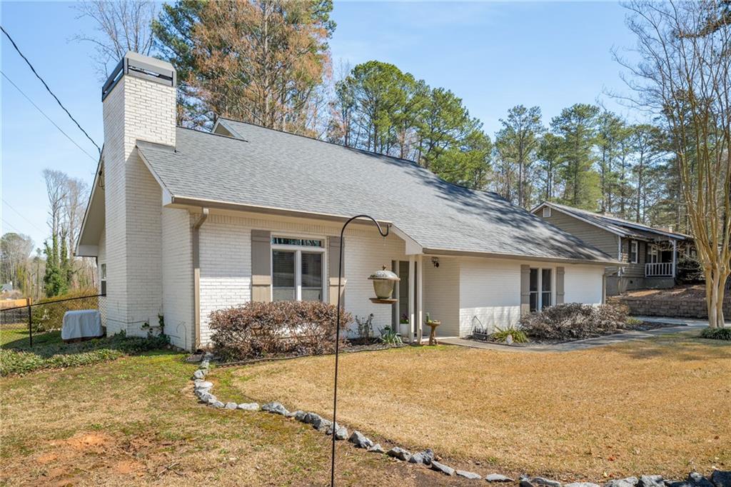 580 Holt Road NE