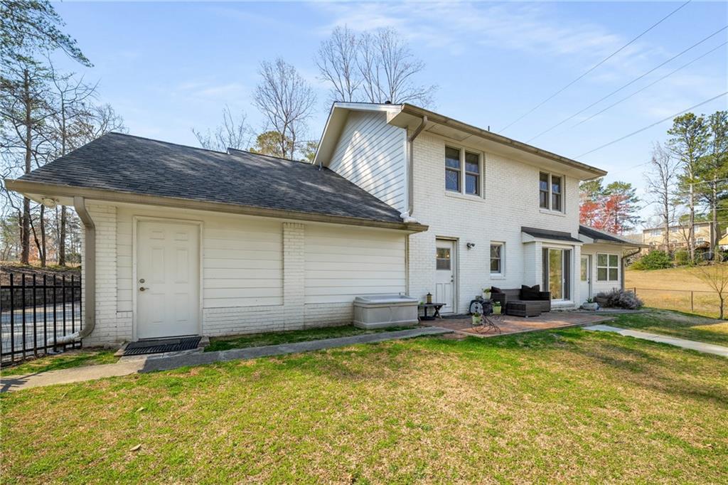 580 Holt Road NE