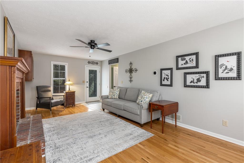 4112 Gregory Manor Circle SW