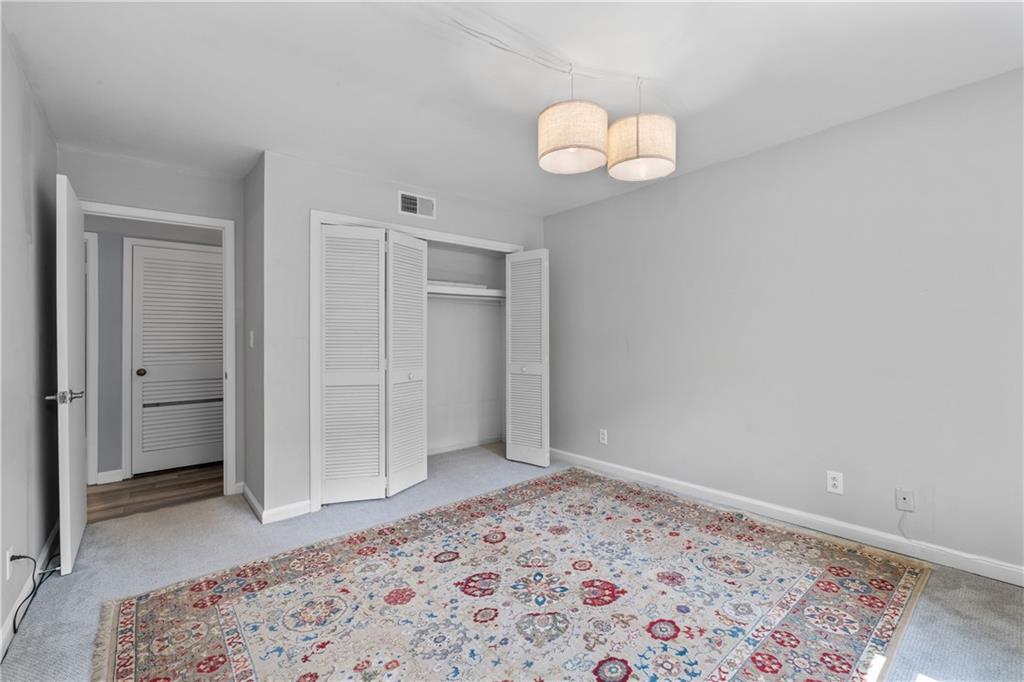 80 Montre Square NW