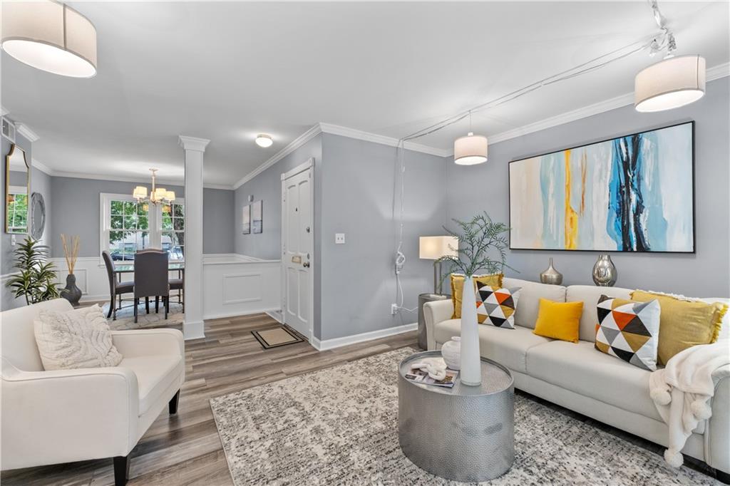 80 Montre Square NW
