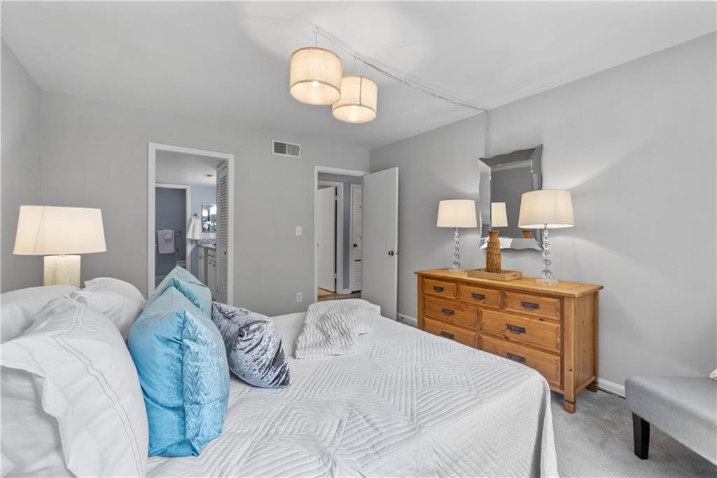 80 Montre Square NW