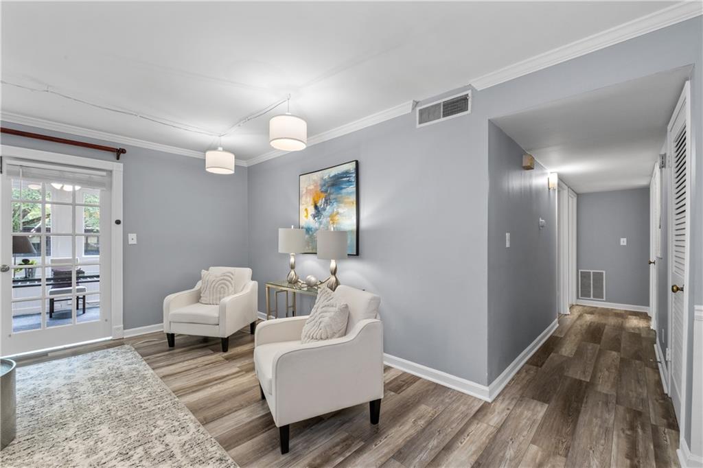 80 Montre Square NW
