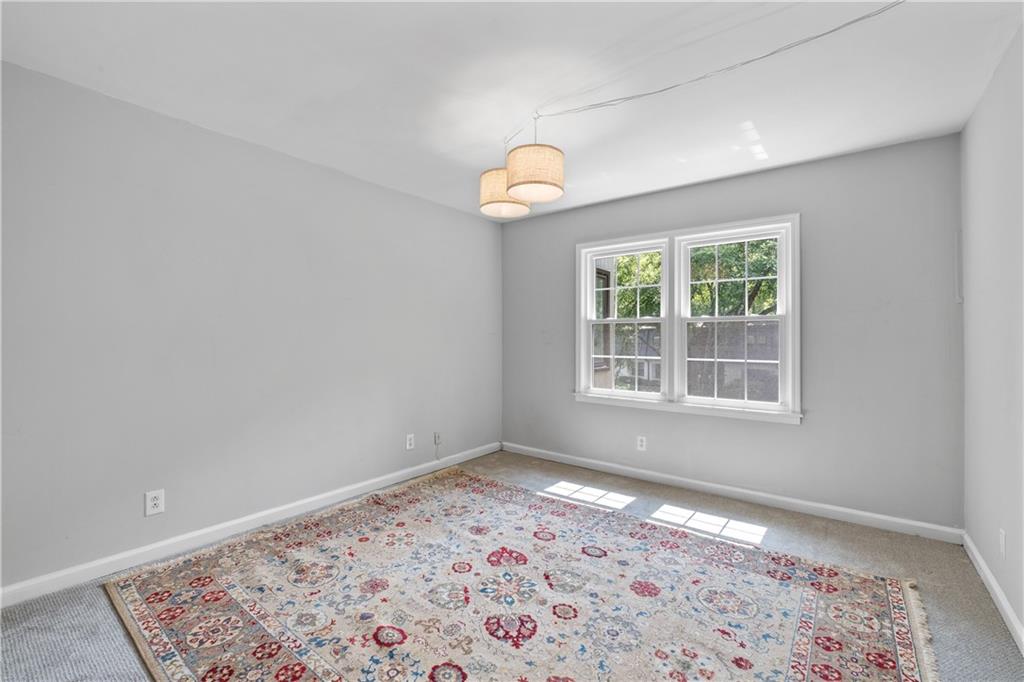 80 Montre Square NW