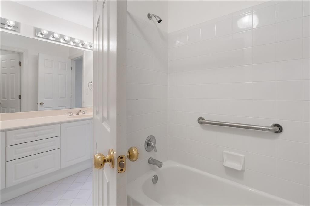 407 Spring House Cove NE