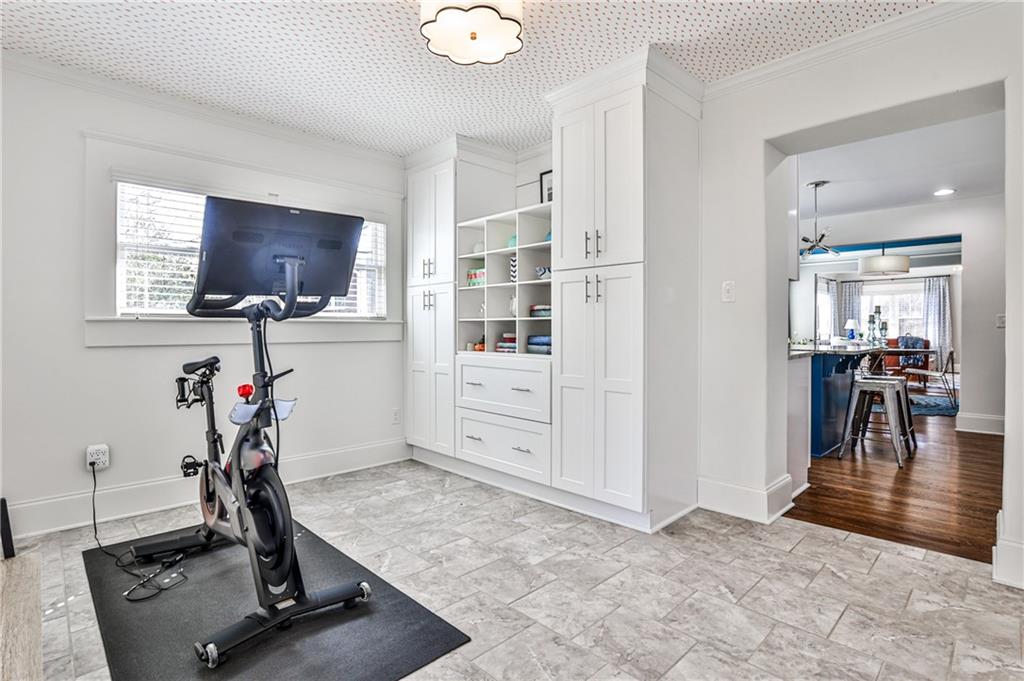 17 Bates Avenue SE