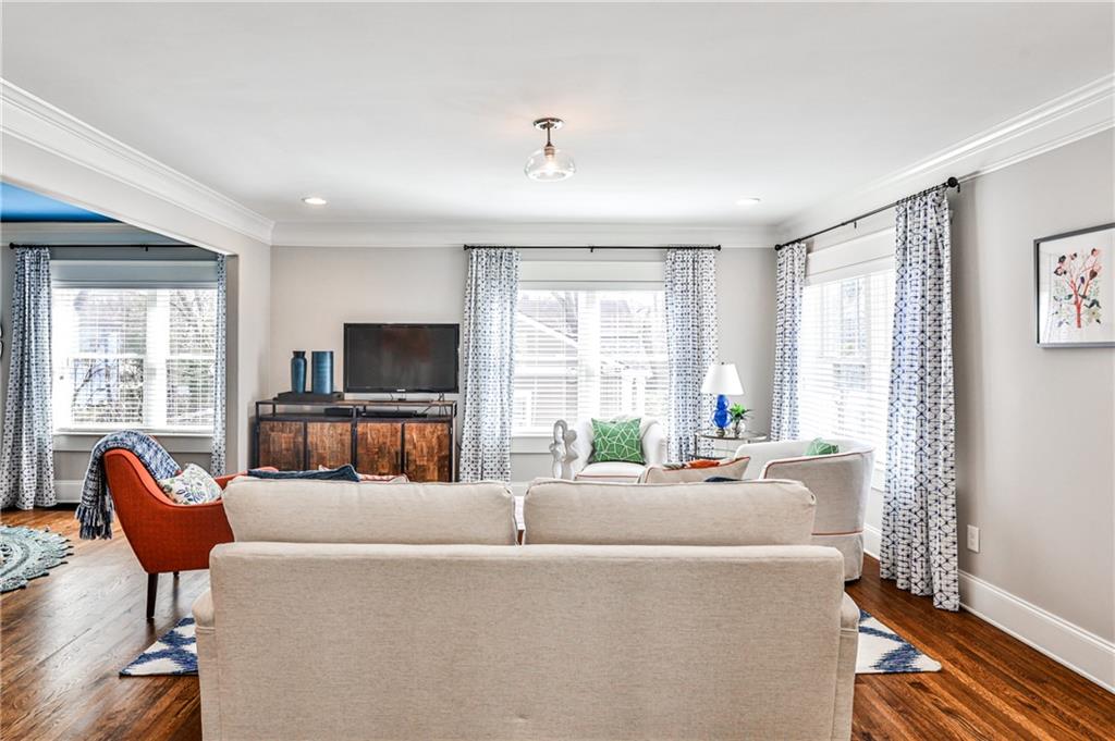 17 Bates Avenue SE