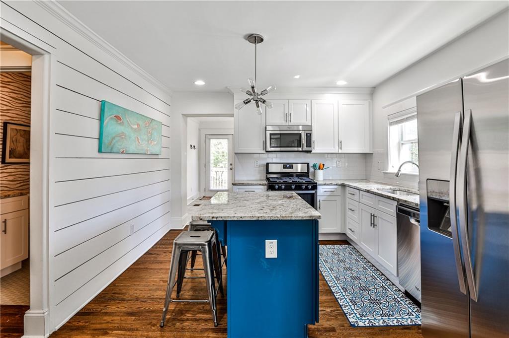 17 Bates Avenue SE