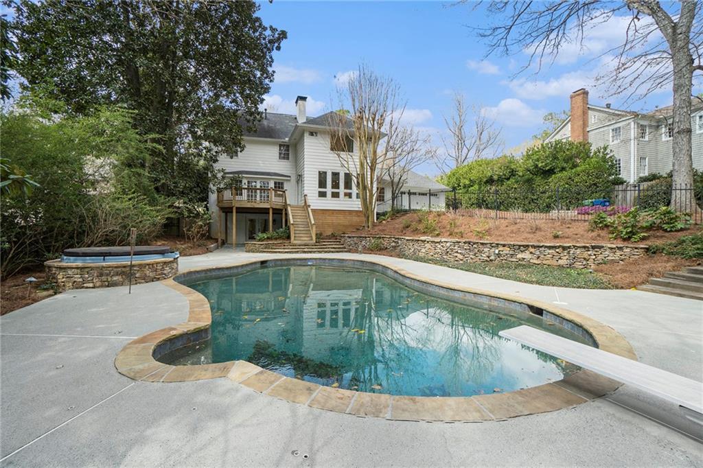 3391 Pinestream Road NW