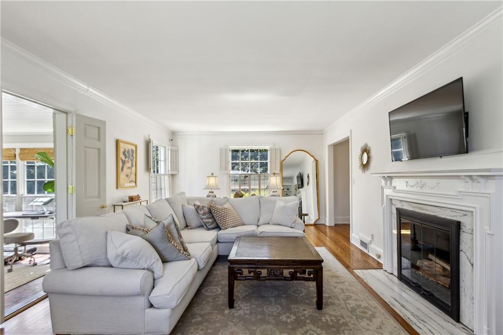 435 Collier Road NW