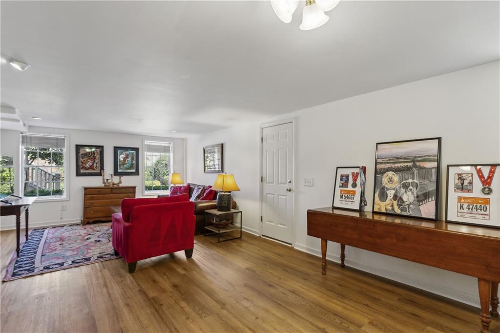435 Collier Road NW
