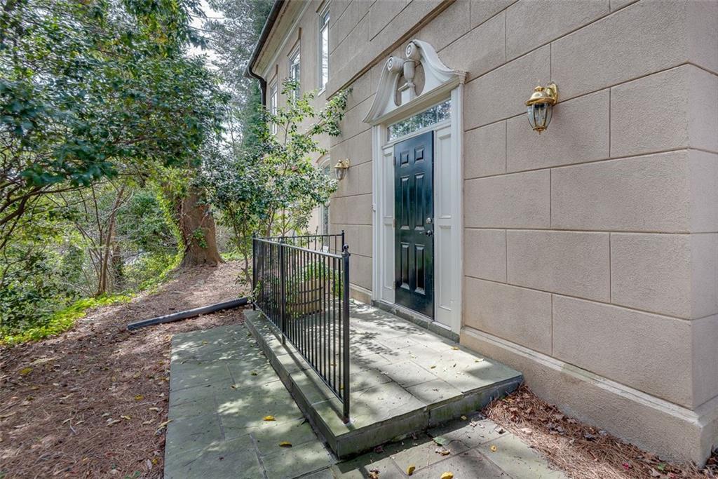 6065 LAKE FORREST Drive NW Unit Suite 170