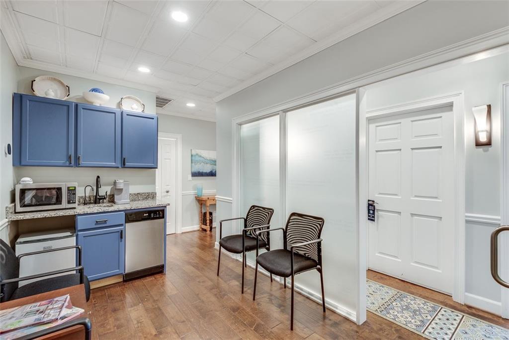 6065 LAKE FORREST Drive NW Unit Suite 170