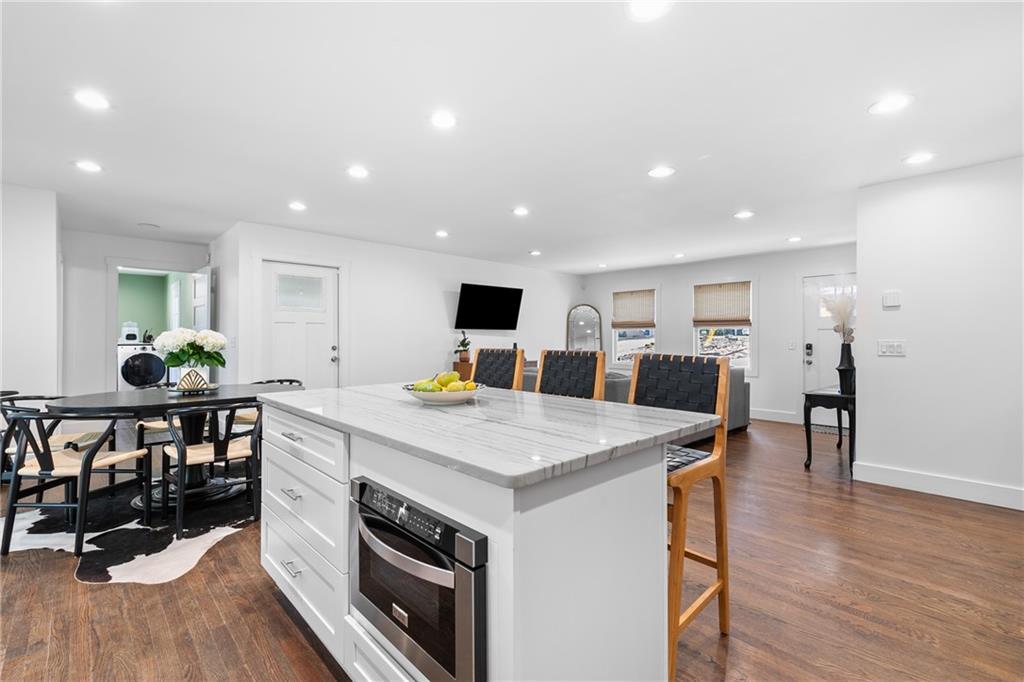 1300 Valley Court