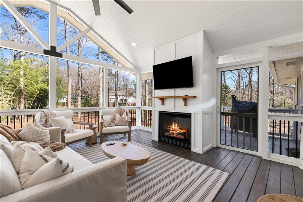 1300 Valley Court