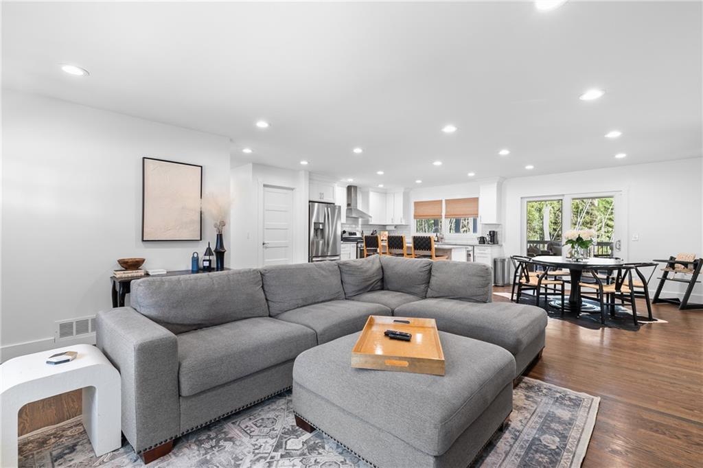 1300 Valley Court