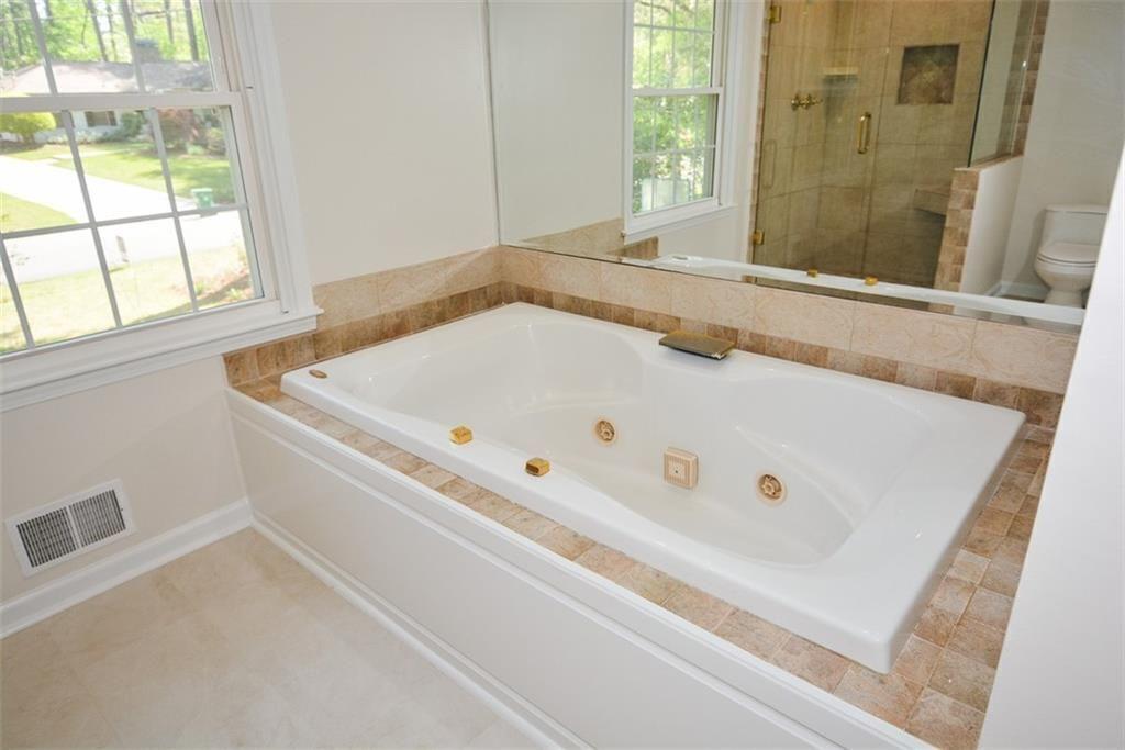 4400 Huntington Circle
