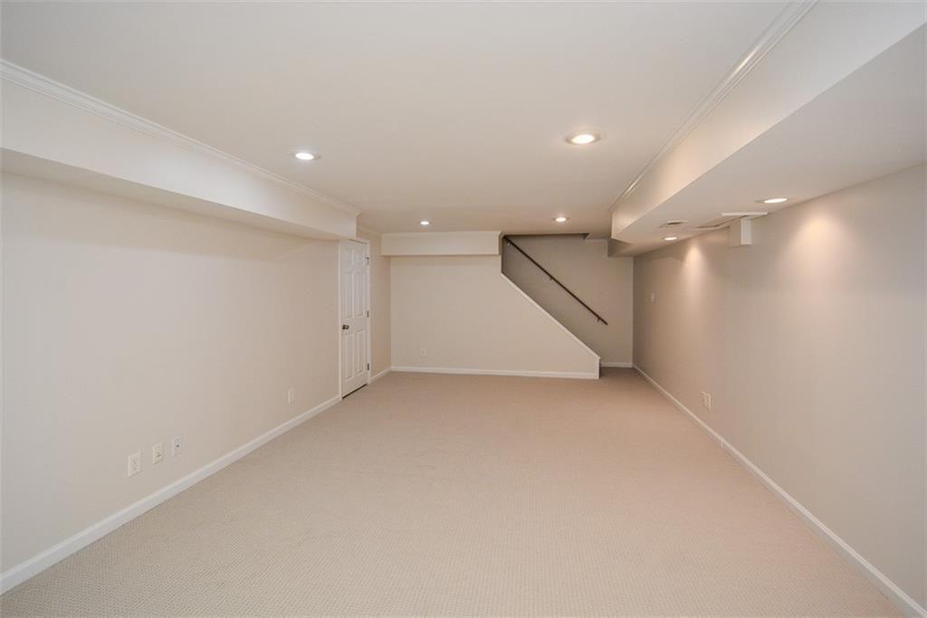 4400 Huntington Circle