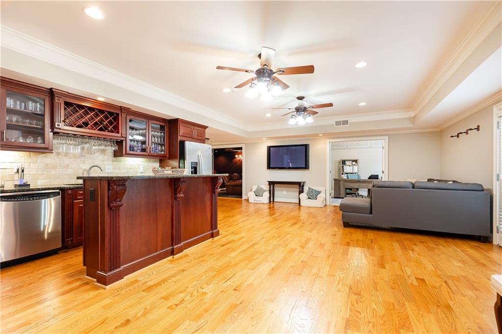 120 Windsor Cove
