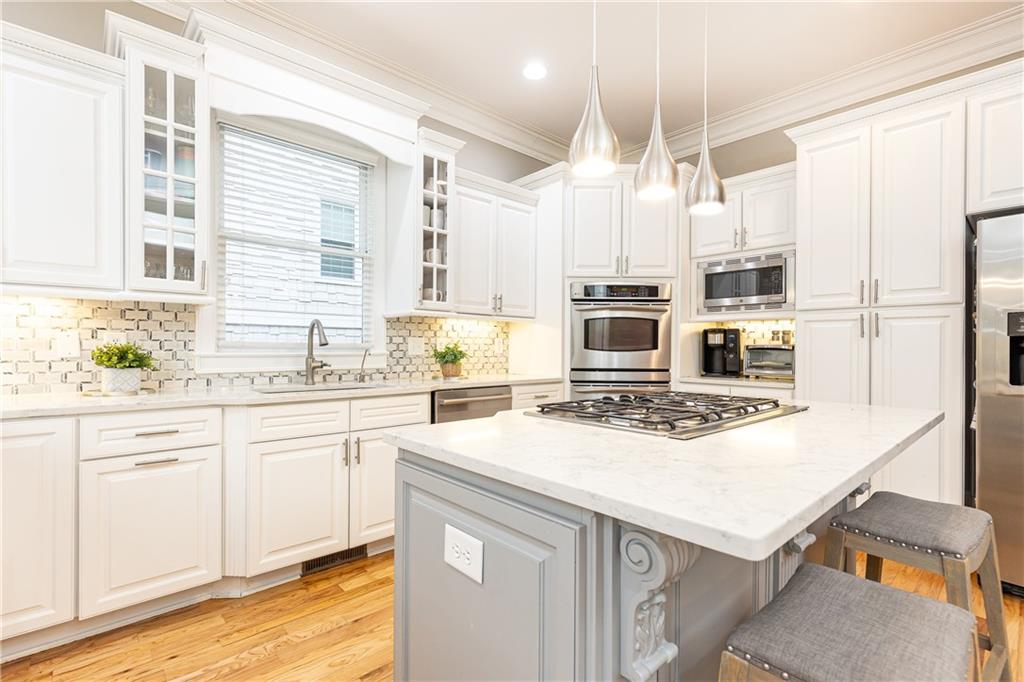 120 Windsor Cove