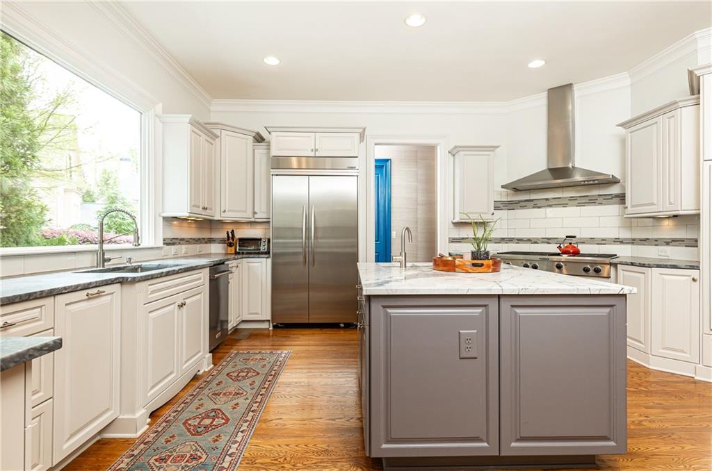 570 Glengate Cove