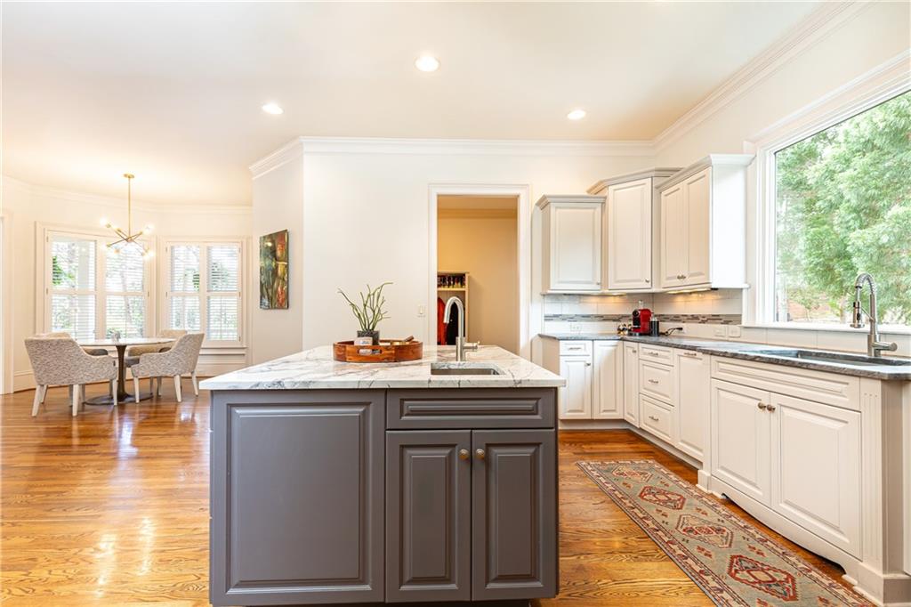 570 Glengate Cove