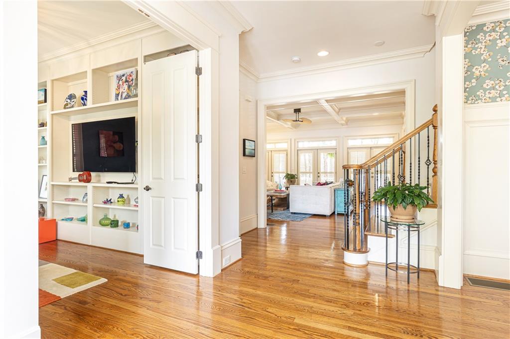 570 Glengate Cove