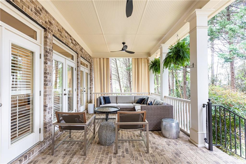 570 Glengate Cove