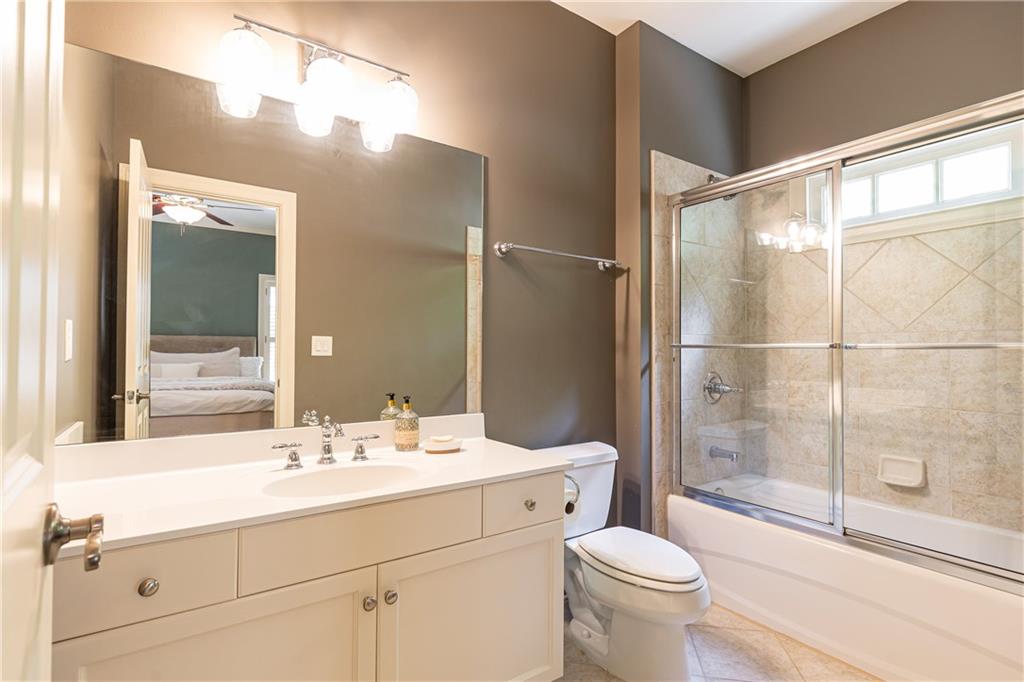 570 Glengate Cove