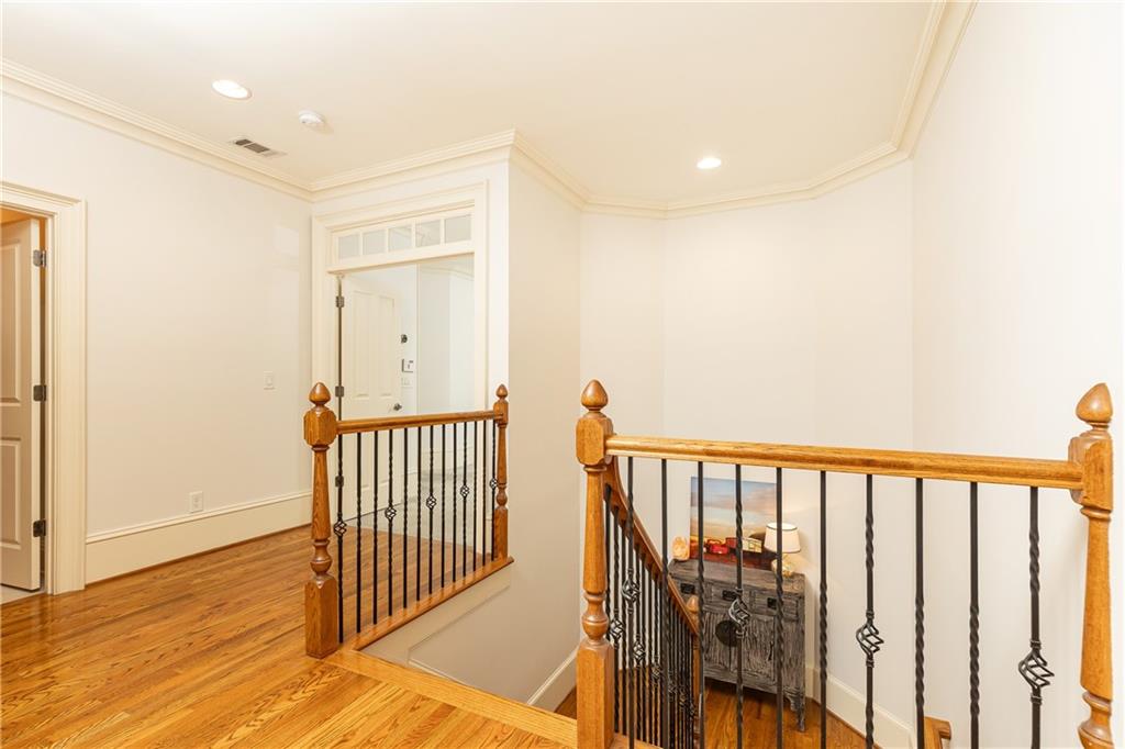 570 Glengate Cove