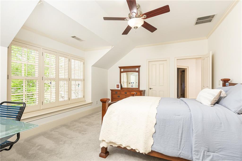 570 Glengate Cove