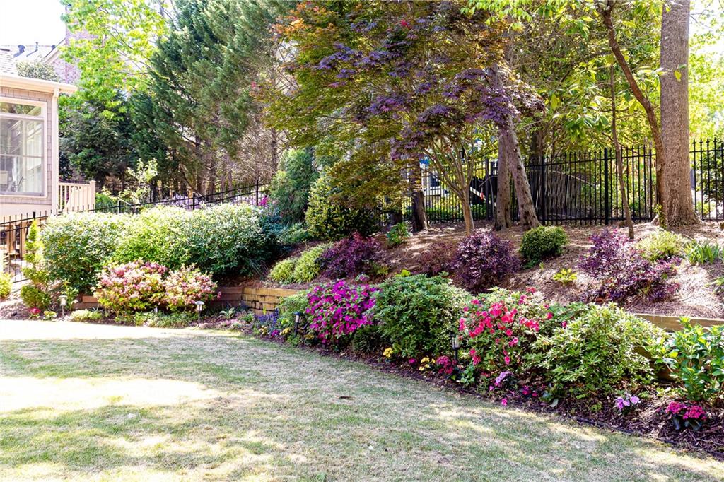 825 Glengate Place