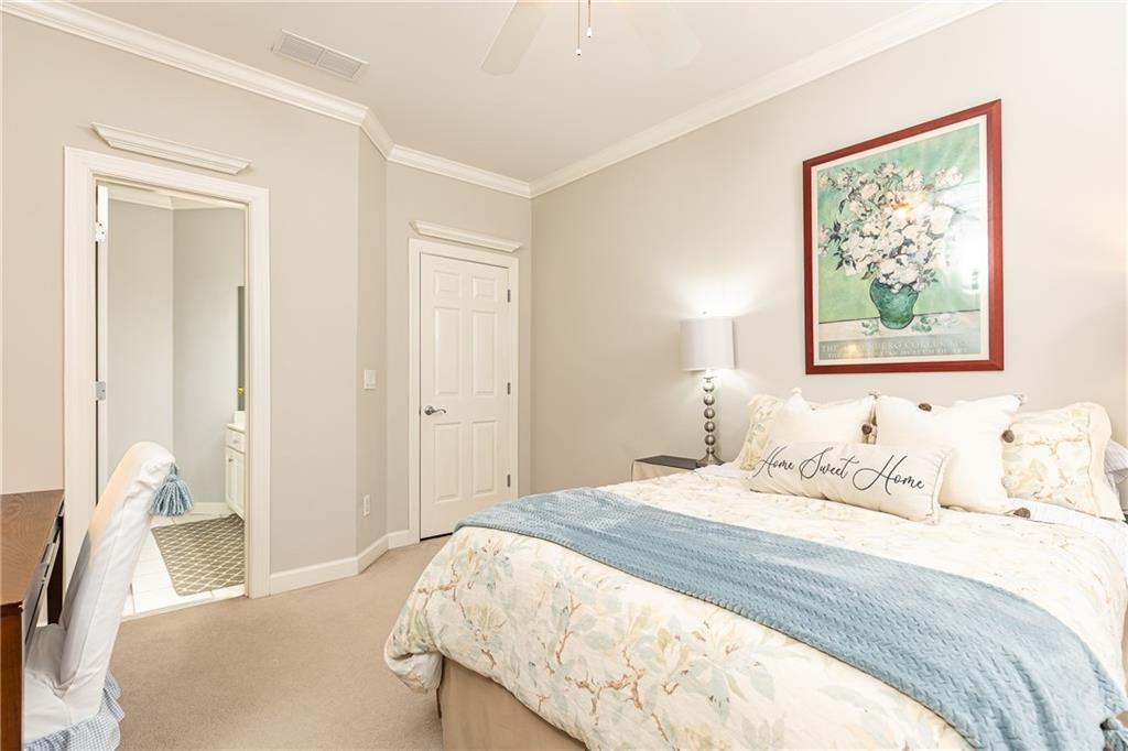 825 Glengate Place