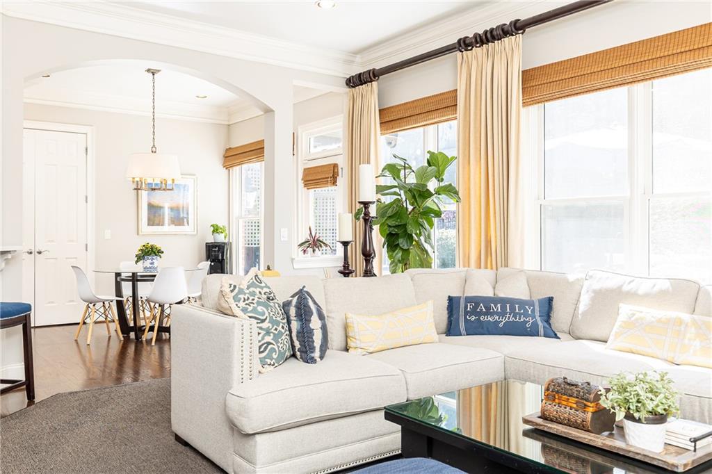 825 Glengate Place