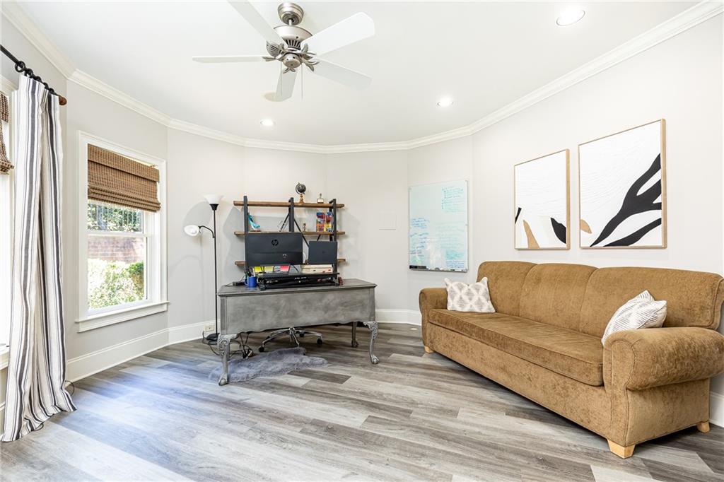 825 Glengate Place