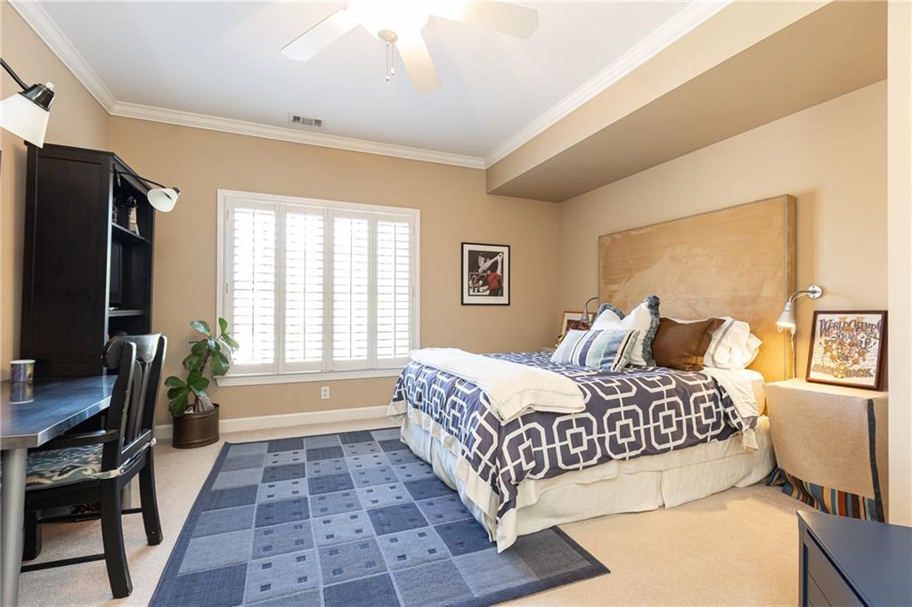 825 Glengate Place