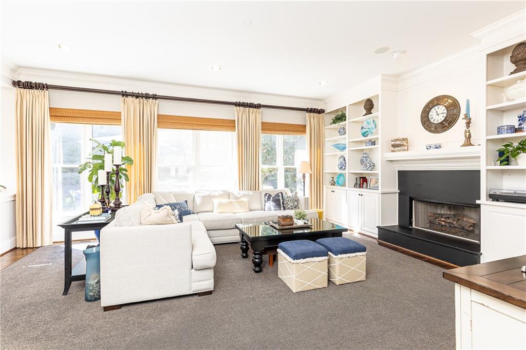 825 Glengate Place