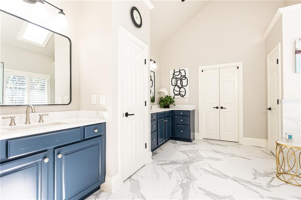 825 Glengate Place