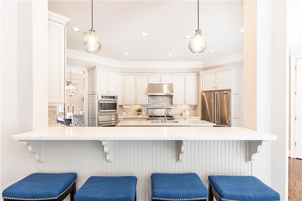 825 Glengate Place