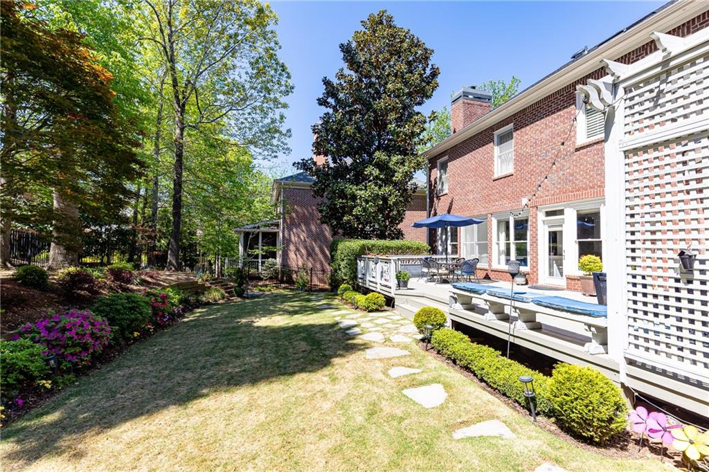825 Glengate Place