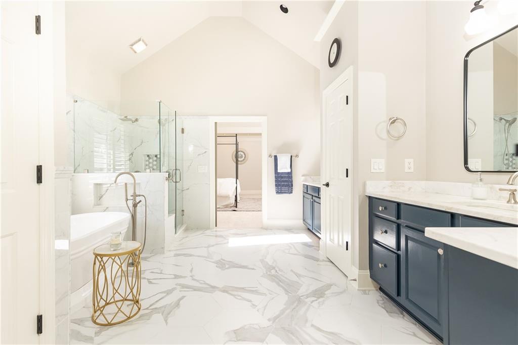 825 Glengate Place