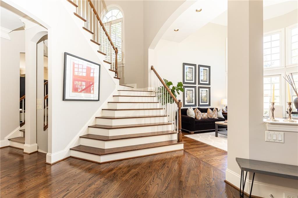 825 Glengate Place