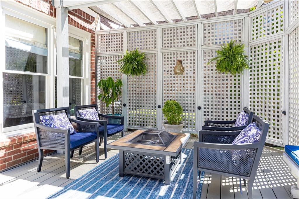 825 Glengate Place