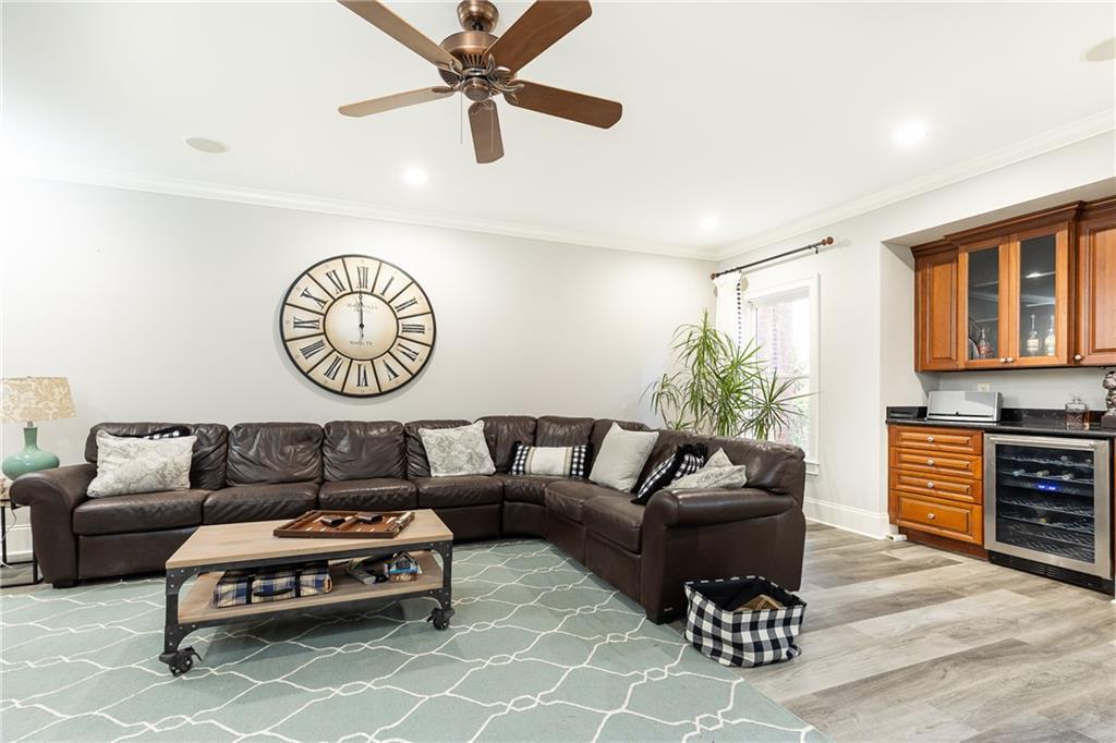 825 Glengate Place