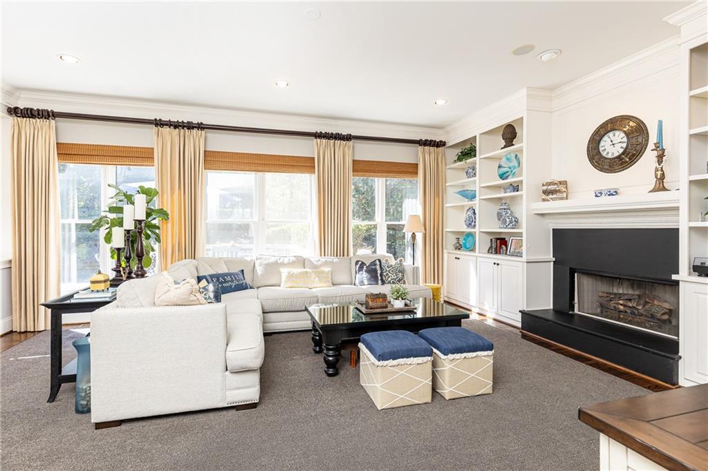 825 Glengate Place