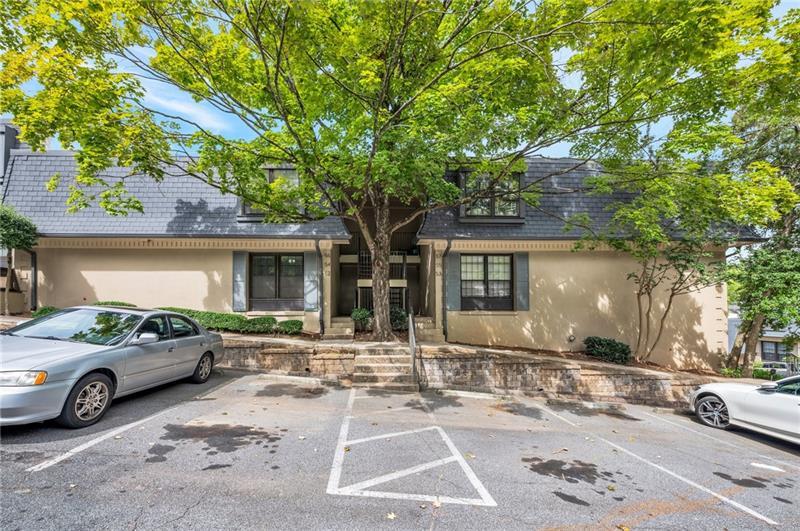 54 La Rue Place NW