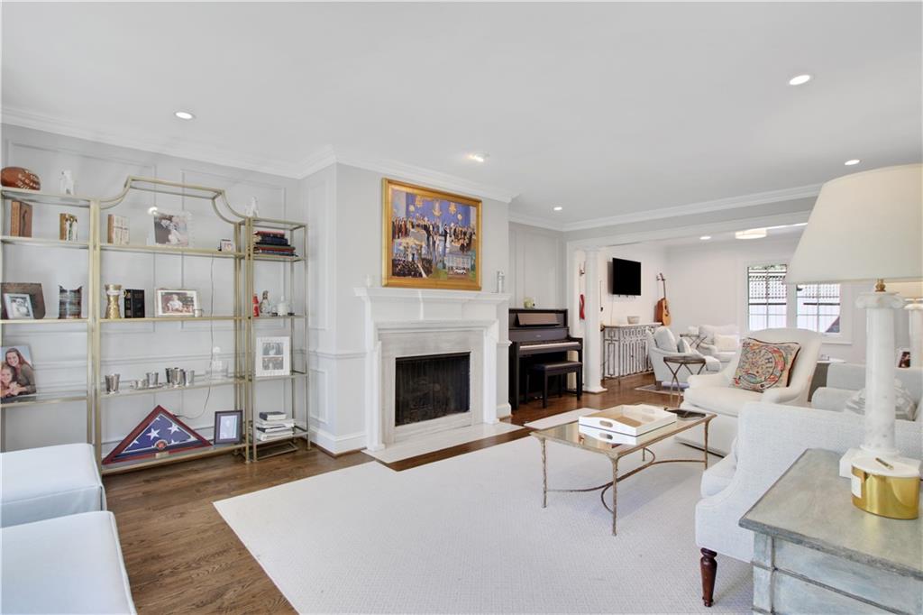 11 Collier Lane NW