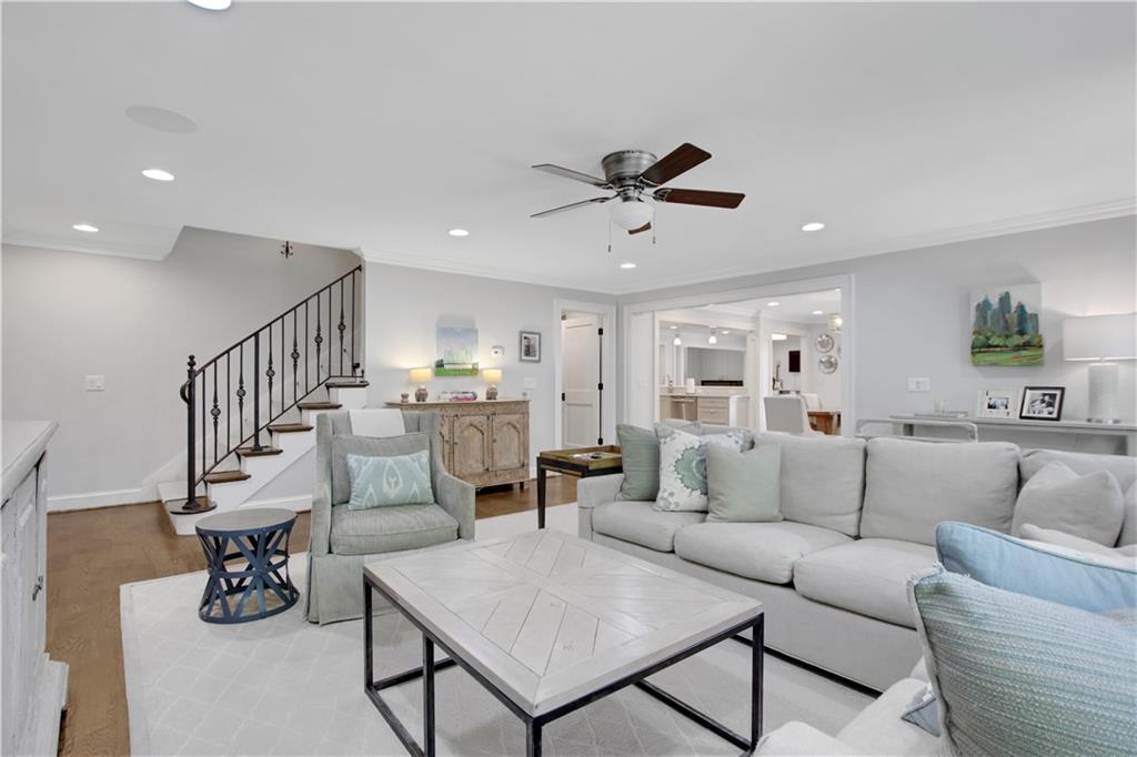 11 Collier Lane NW